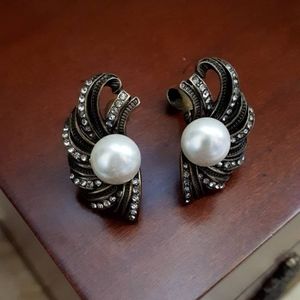 Vintage bronze color, faux pearl and rhinestones